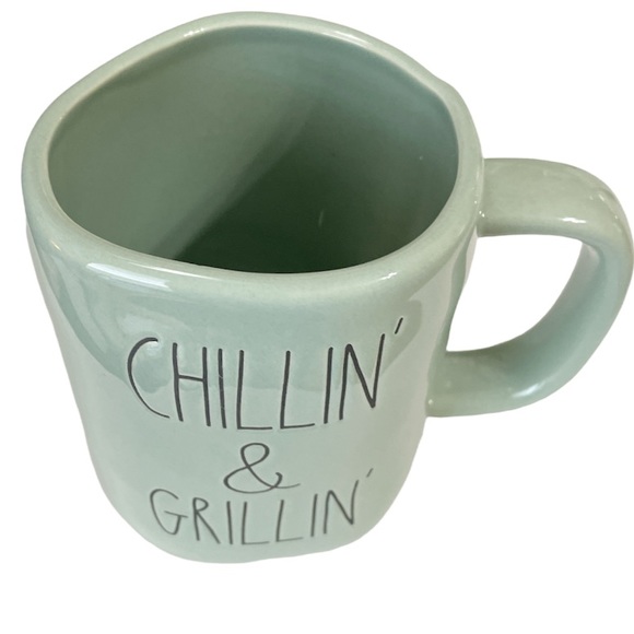 NEW Rae Dunn CHILLIN’ & GRILLIN’ Mug - Picture 3 of 4